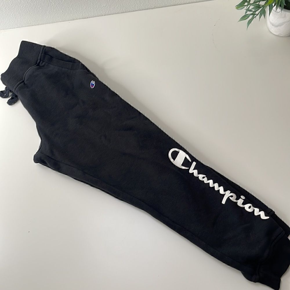 Champion jogger pants. Size Large. Sweatpants. Drawstring waist. Pockets. - Picture 6 of 6